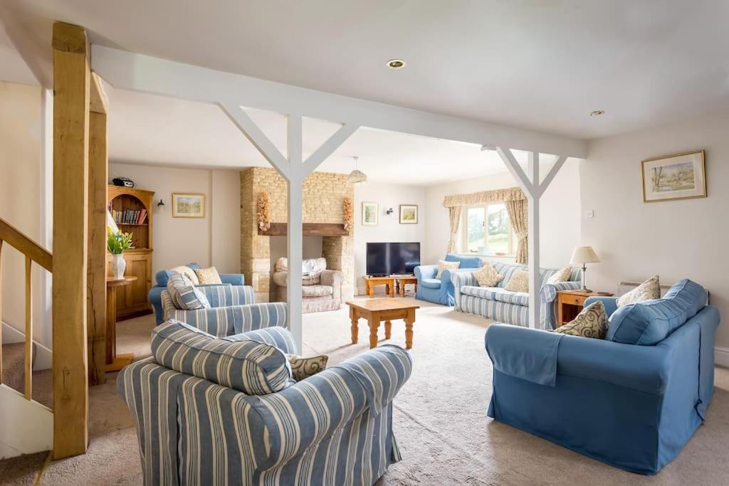 Stanway House, 8 Bedroom, 8 Bath เชลเทนแฮม ภายนอก รูปภาพ