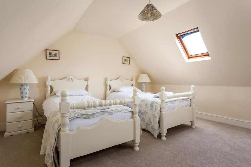 Stanway House, 8 Bedroom, 8 Bath เชลเทนแฮม ภายนอก รูปภาพ