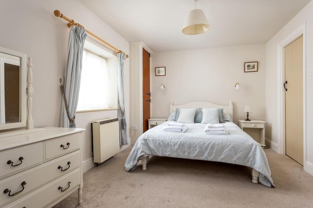 Stanway House, 8 Bedroom, 8 Bath เชลเทนแฮม ภายนอก รูปภาพ