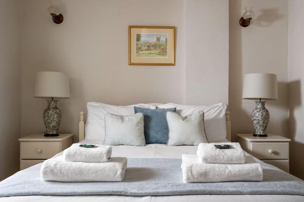 Stanway House, 8 Bedroom, 8 Bath เชลเทนแฮม ภายนอก รูปภาพ