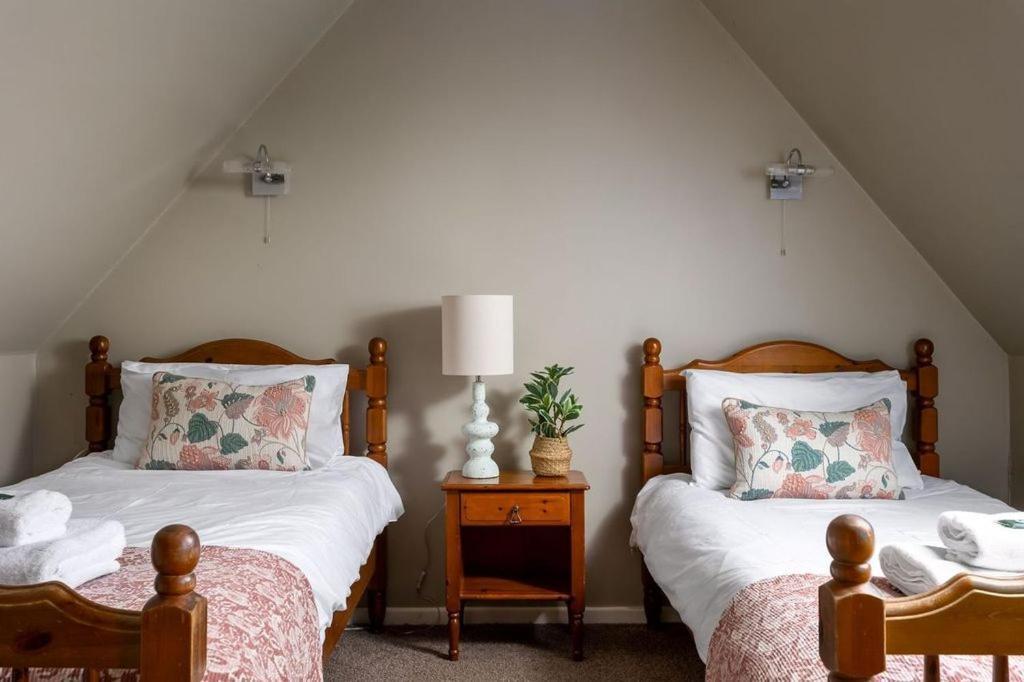 Stanway House, 8 Bedroom, 8 Bath เชลเทนแฮม ภายนอก รูปภาพ
